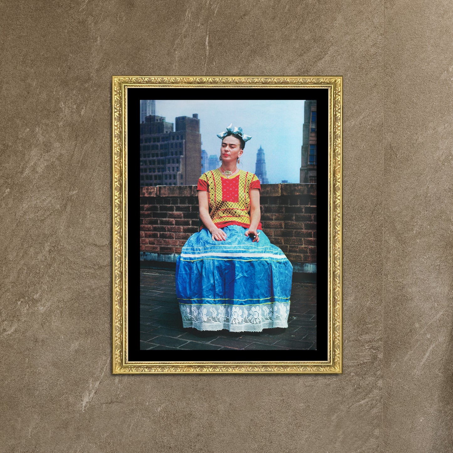 Frida Kahlo in New York 1946 Exclusive Frame Canvas, Frida Kahlo style, Photography by Nickolas Muray, Mexico, canvas Wall Art Decoration